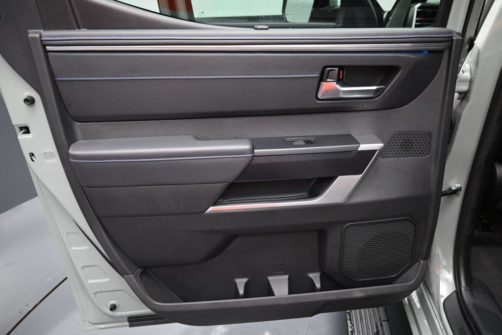Used 2024 Toyota Tundra Platinum AWD/4WD image 31