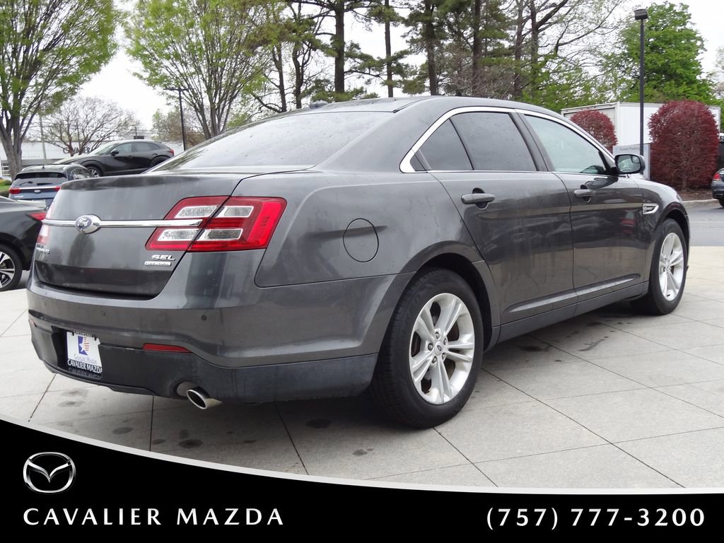 Used 2015 Ford Taurus SEL image 4