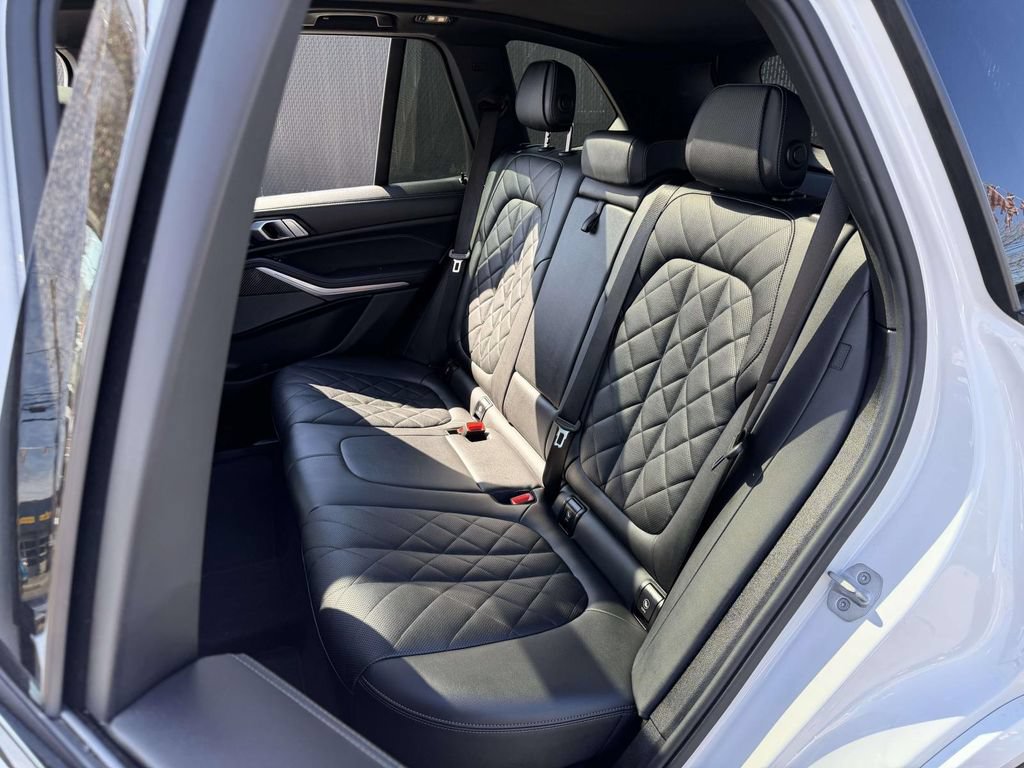 Used 2026 BMW X5 M60i AWD/4WD image 25