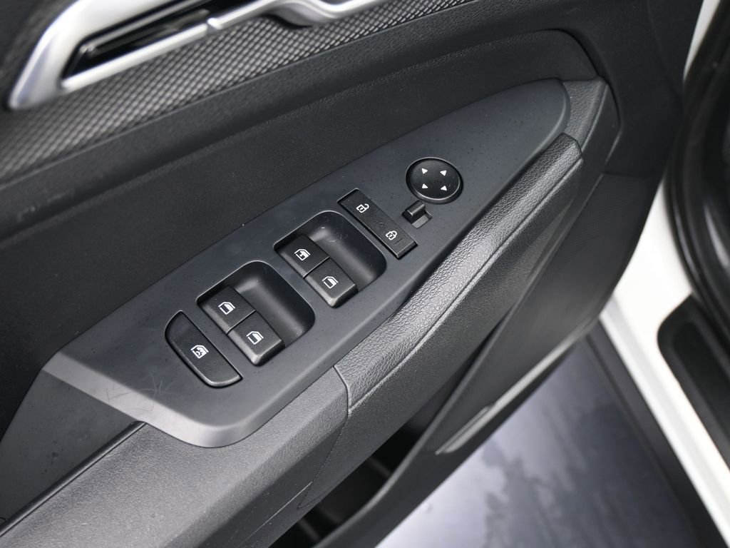 Used 2023 Kia Sportage LX image 16