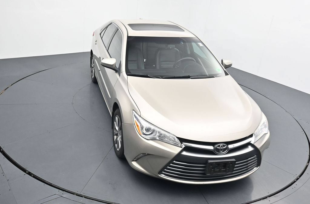 Used 2017 Toyota Camry XLE w/ Moonroof Package FWD image 10