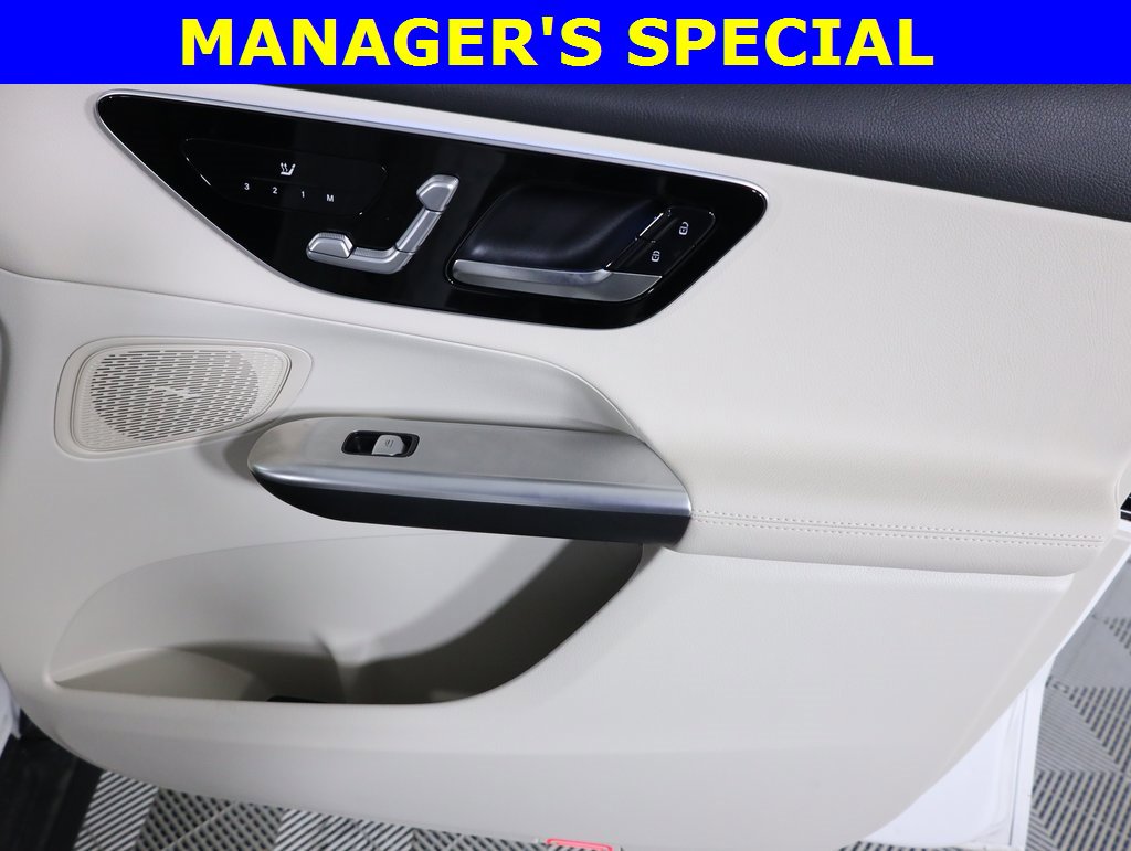 Certified 2025 Mercedes-Benz GLC 300 4MATIC image 44