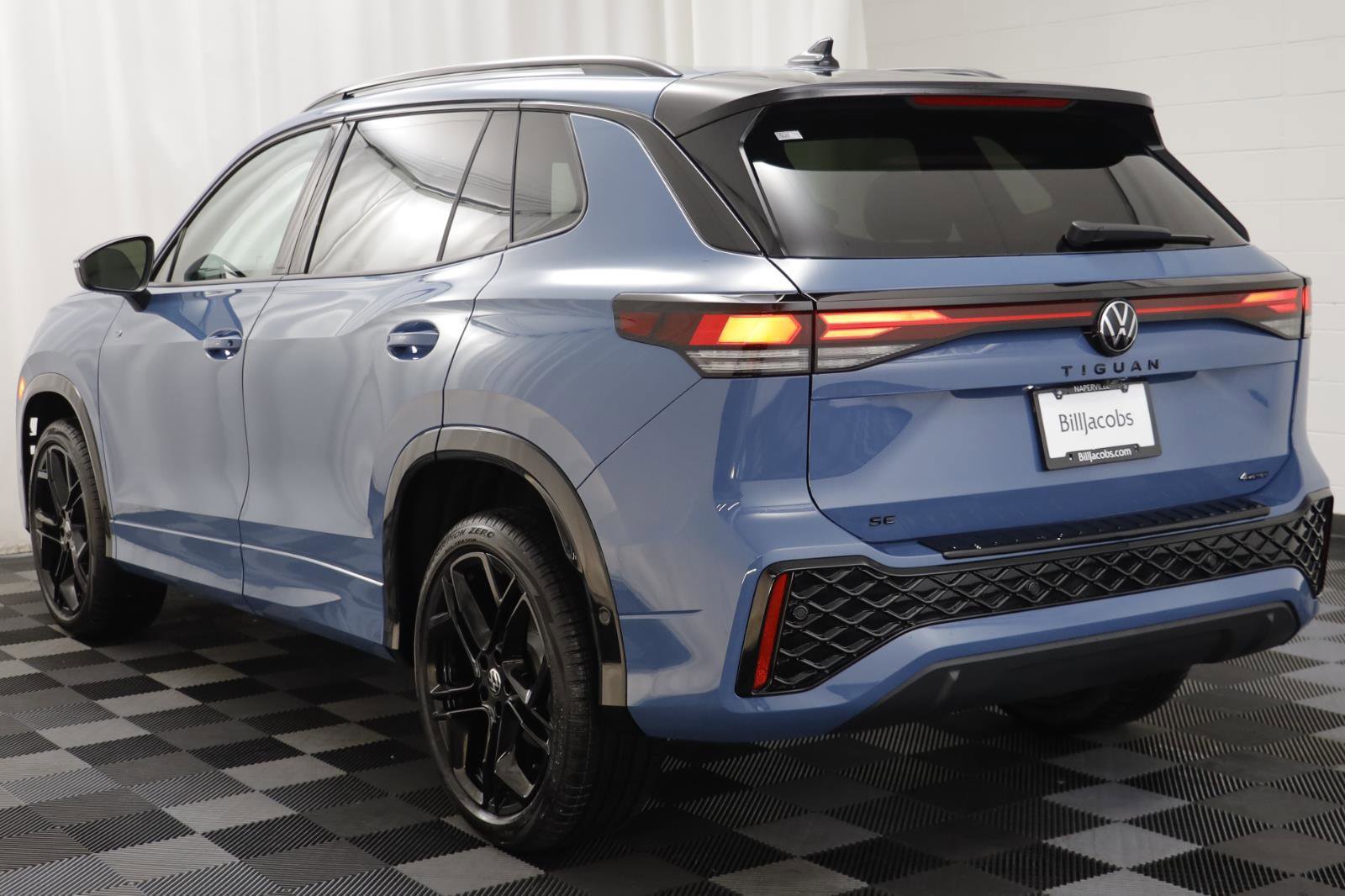 New 2026 Volkswagen Tiguan SE R-Line image 14