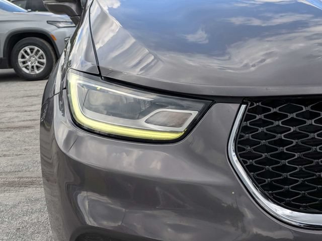 Used 2021 Chrysler Pacifica Touring-L FWD image 9