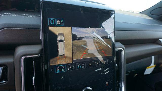 New 2027 GMC Yukon XL Denali Ultimate w/ LPO, Floor Liner Package AWD/4WD image 10
