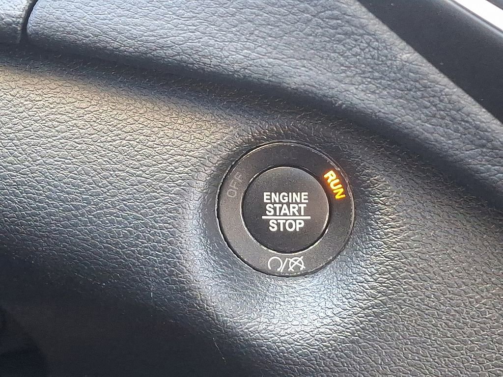 Used 2022 Jeep Cherokee Latitude Lux w/ Sun & Sound Group image 25