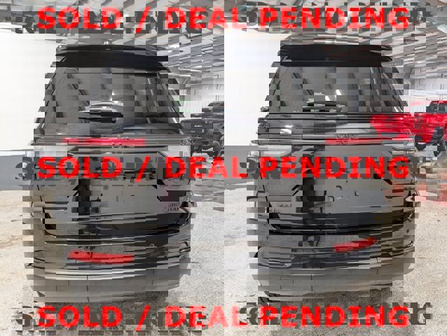 Used 2024 Jeep Grand Cherokee Limited w/ Black Appearance Package image 4