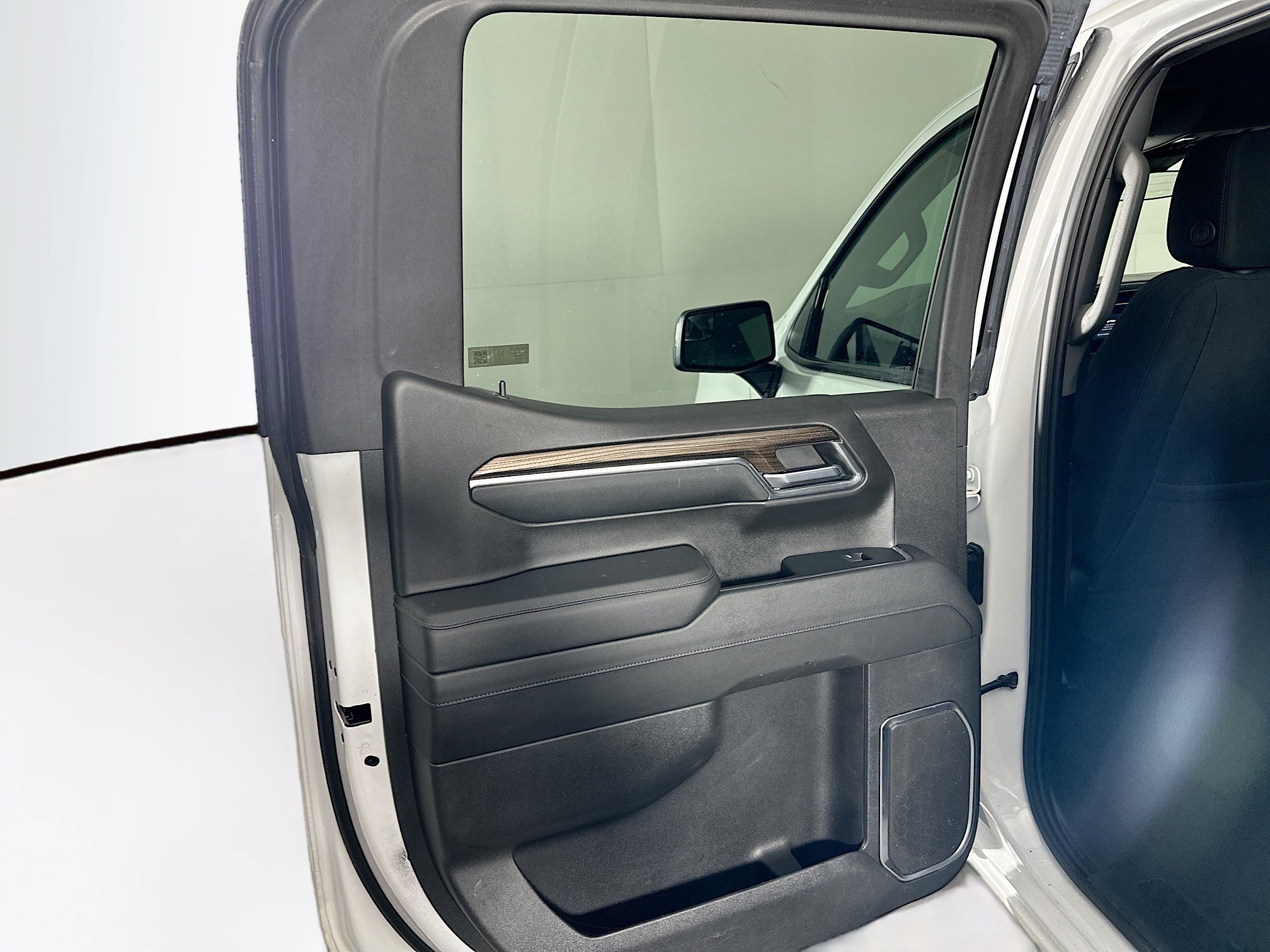 Used 2024 Chevrolet Silverado 1500 LT image 24