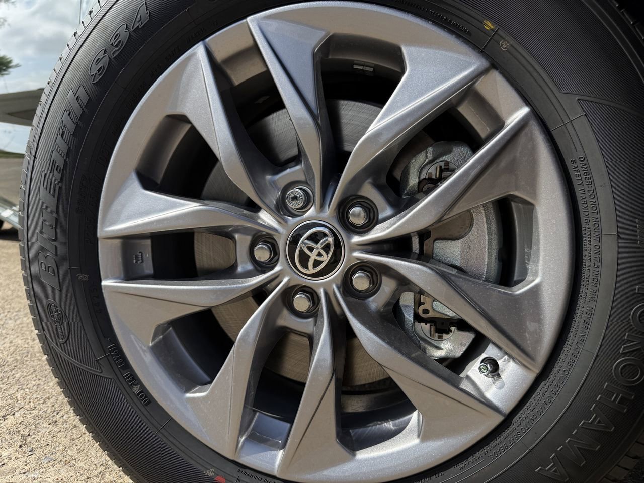 New 2026 Toyota Sienna XLE image 11