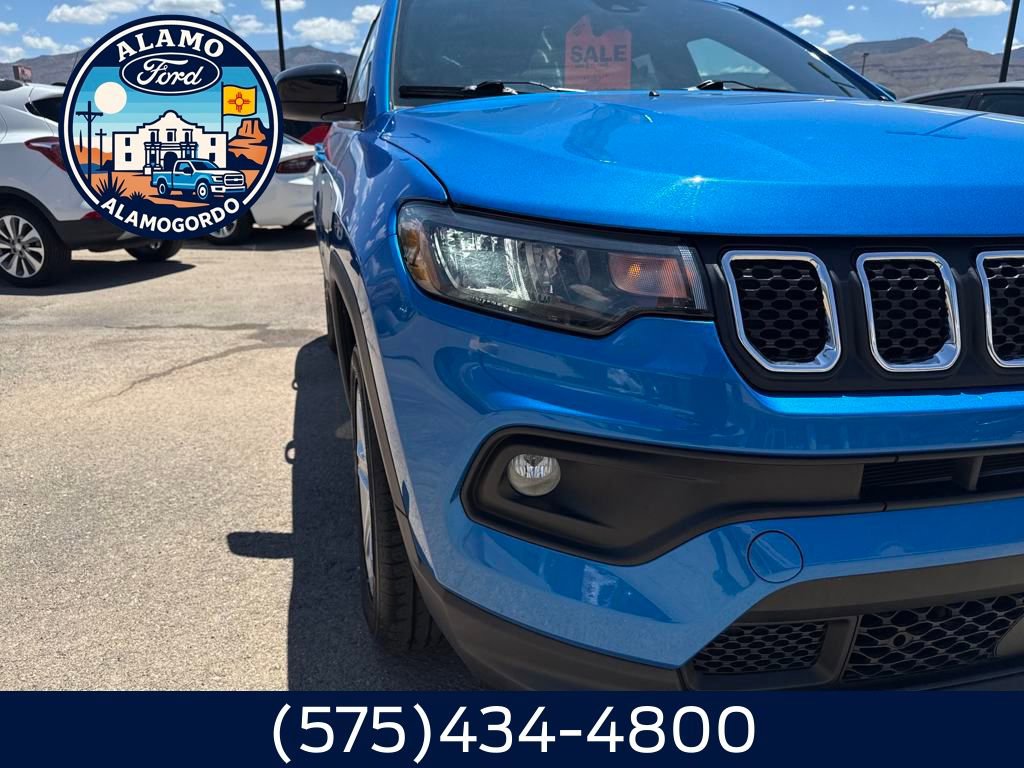Used 2024 Jeep Compass Latitude image 25