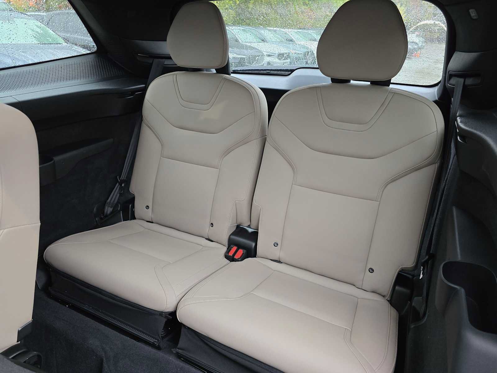 Certified 2025 Volvo EX90 Plus AWD/4WD image 18