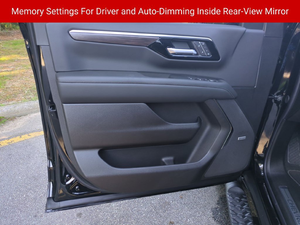 New 2027 Chevrolet Suburban Z71 w/ Comfort Package AWD/4WD image 15