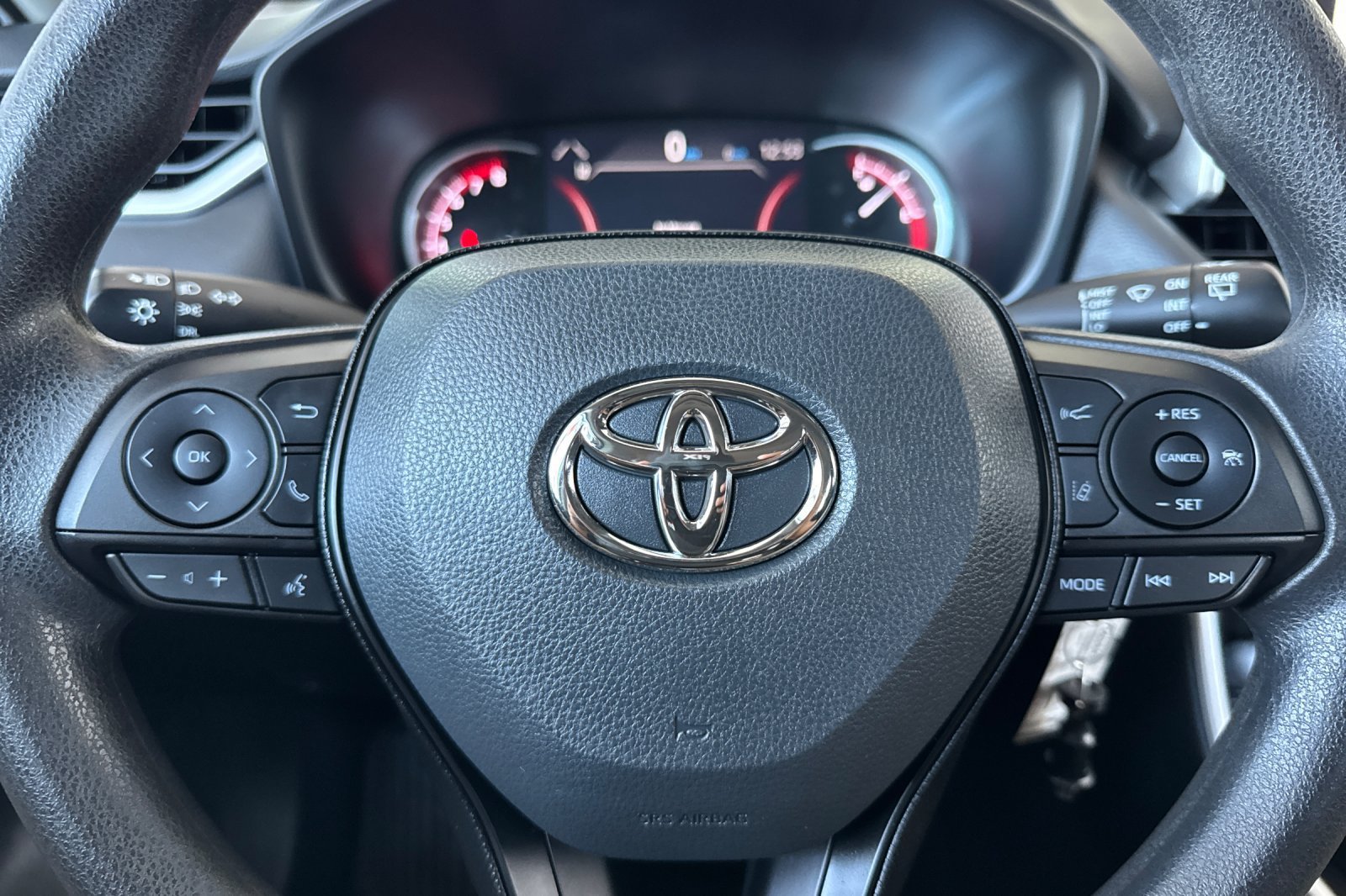 Used 2023 Toyota RAV4 LE AWD/4WD image 27