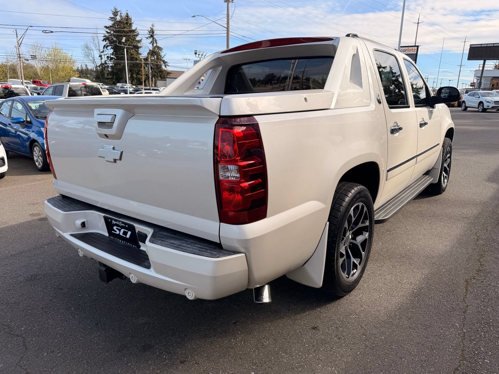 Used 2013 Chevrolet Avalanche LTZ AWD/4WD image 7