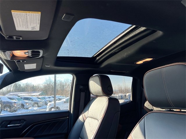 Used 2023 GMC Canyon AT4 w/ AT4 Premium Package image 19