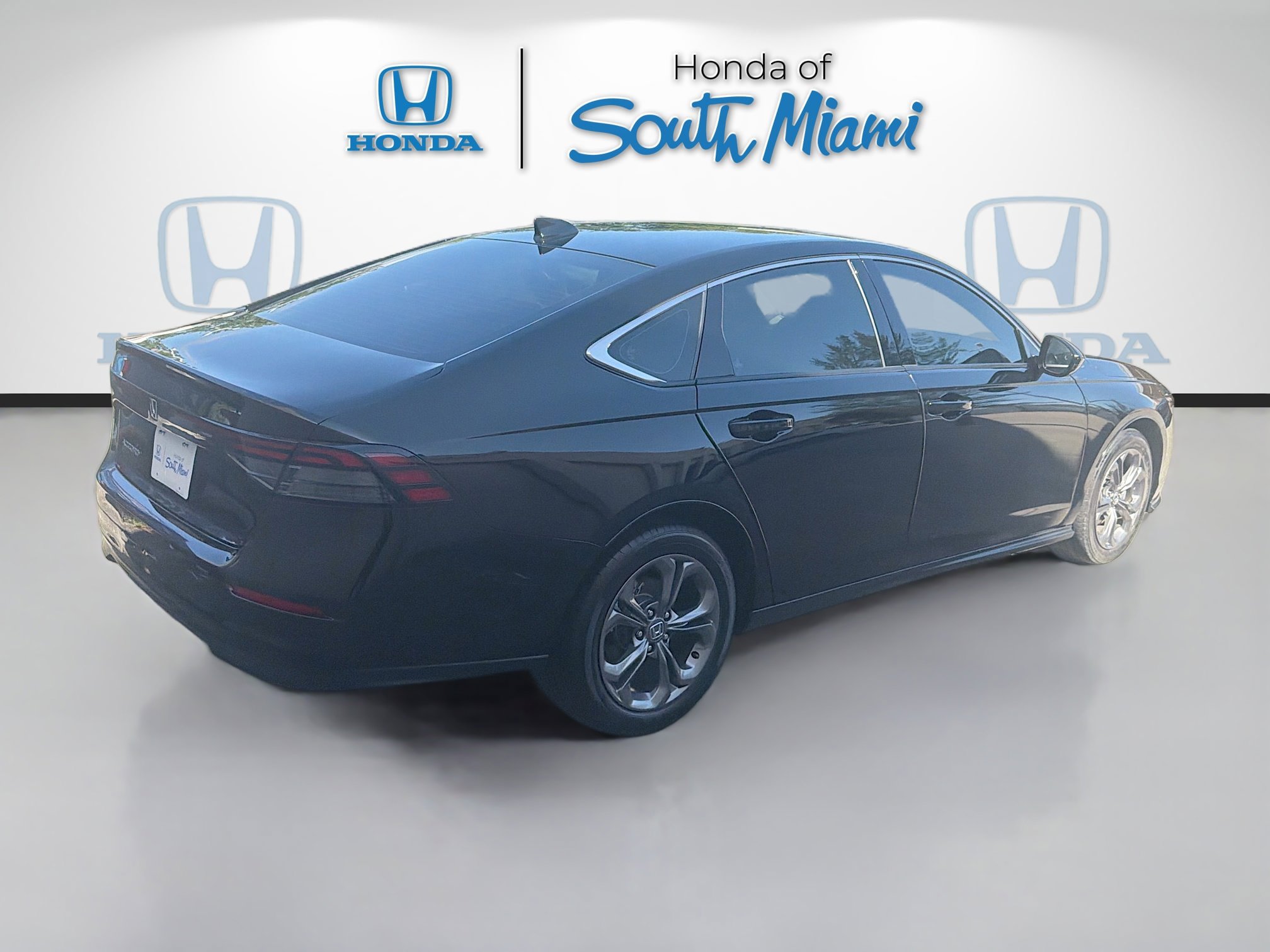 Certified 2024 Honda Accord EX image 7