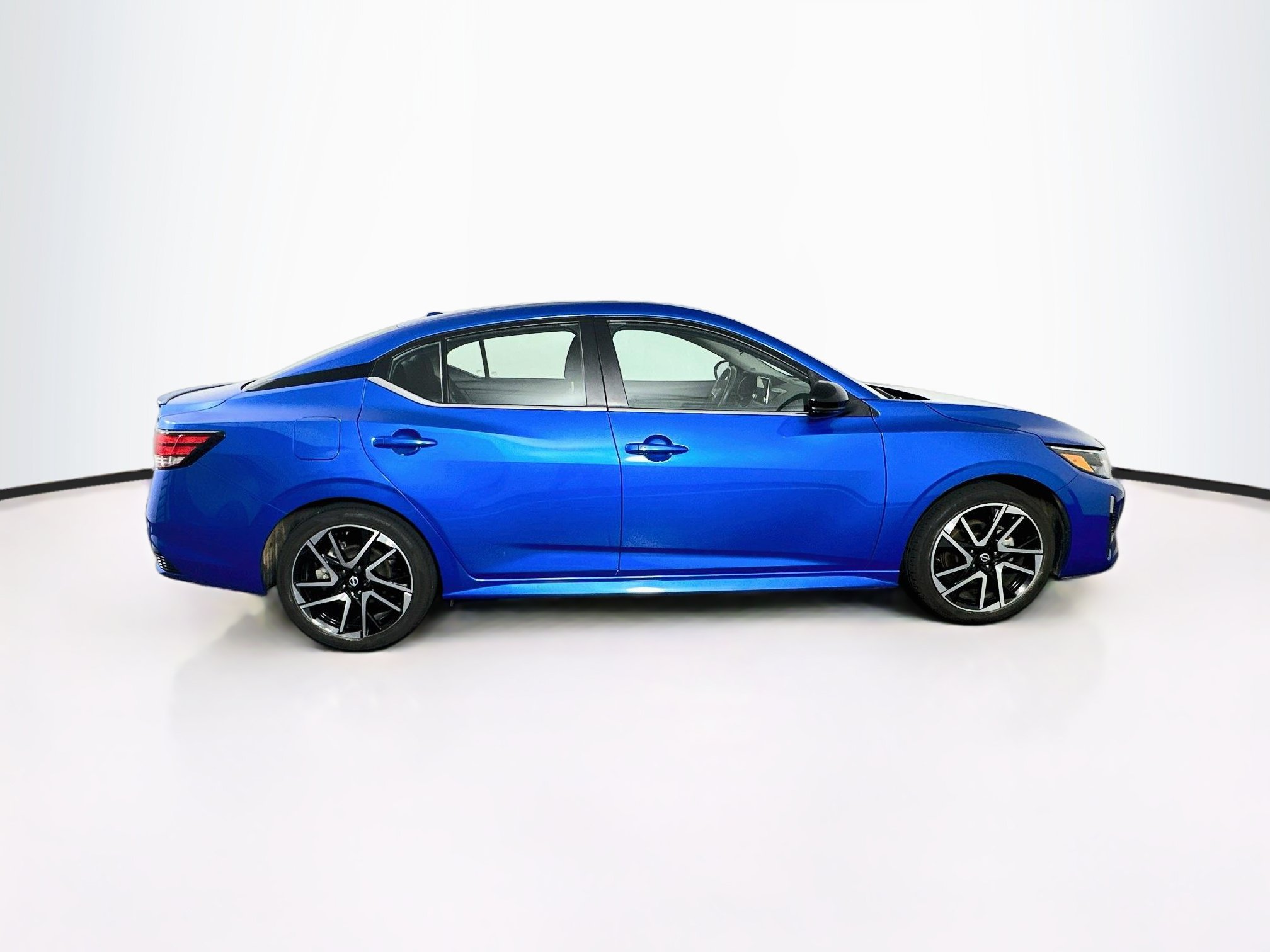 Used 2025 Nissan Sentra SR FWD image 10
