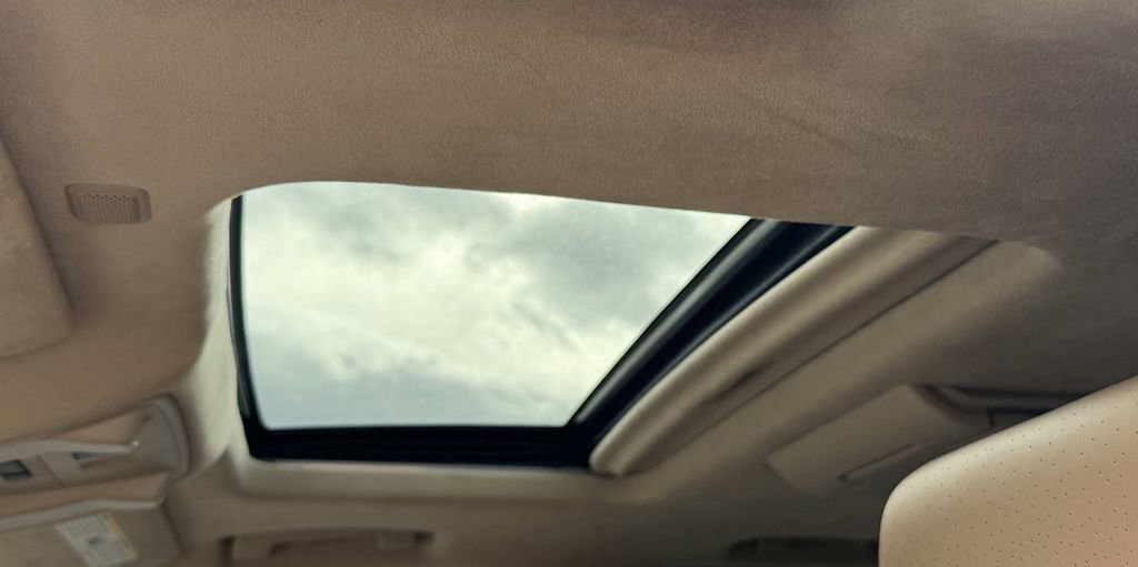 Used 2016 Cadillac Escalade ESV Platinum image 16