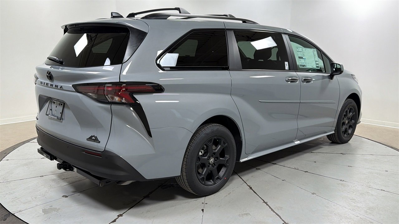 New 2026 Toyota Sienna XLE Woodland Edition image 5