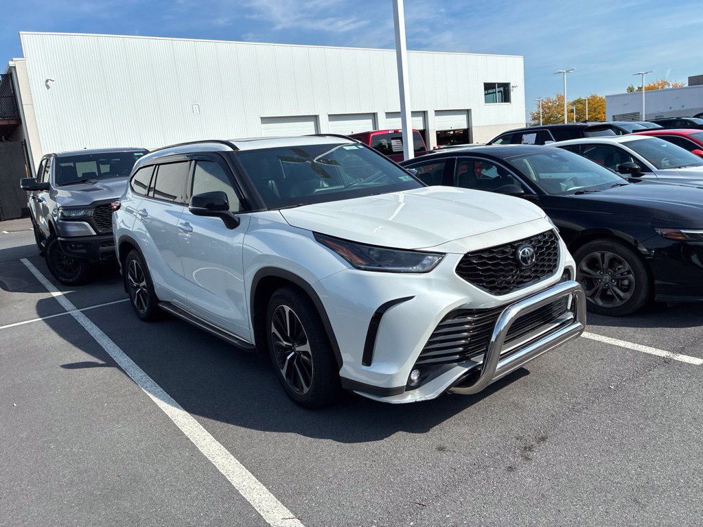 Used 2022 Toyota Highlander XSE