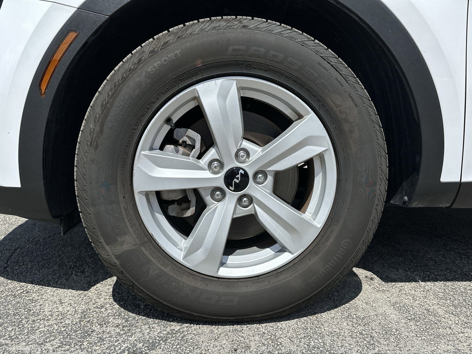 Certified 2025 Kia Sorento LX FWD image 18