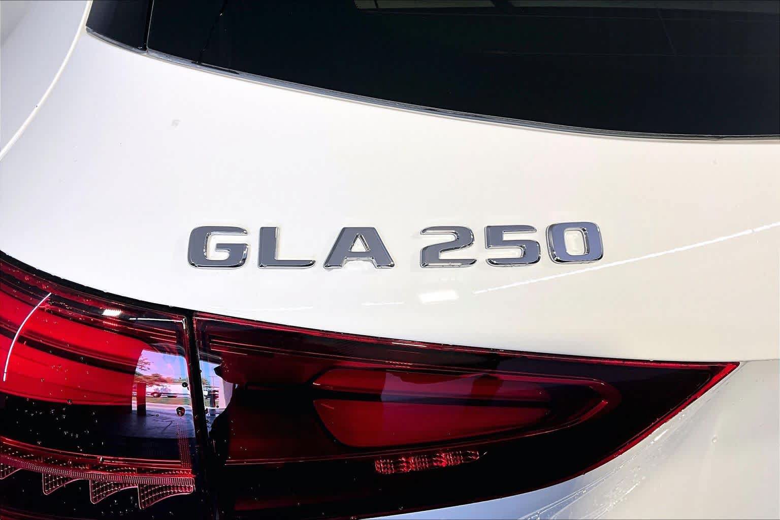 New 2026 Mercedes-Benz GLA 250 4MATIC image 6