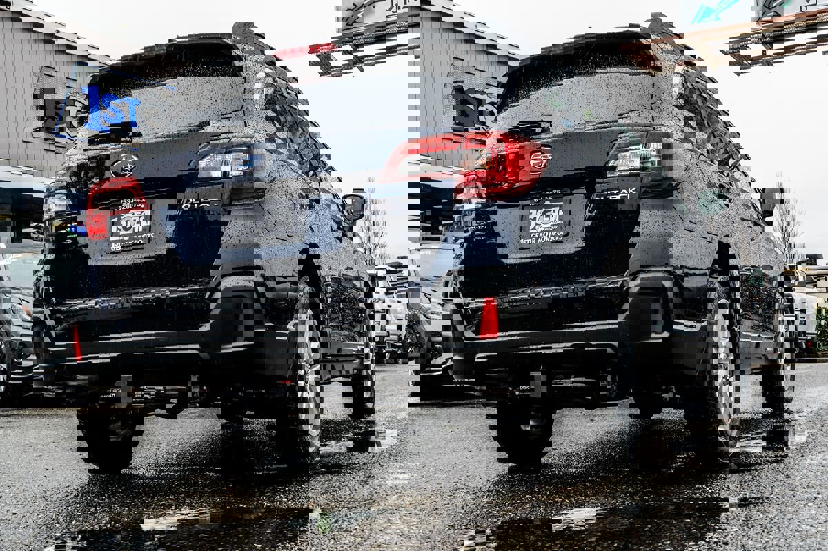 Used 2018 Subaru Outback 2.5i Premium image 3