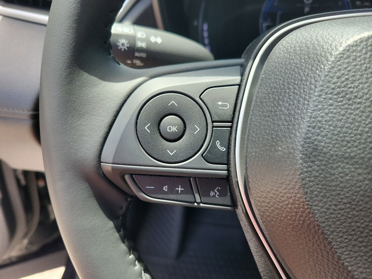 Used 2026 Toyota Corolla Cross LE w/ Moonroof Package FWD image 19