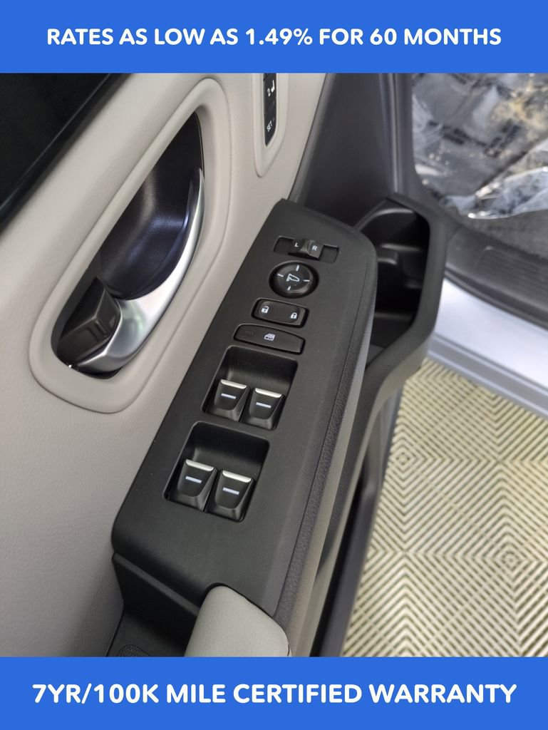 Used 2023 Honda Pilot Touring image 11