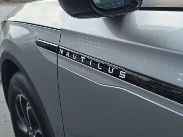 Certified 2024 Lincoln Nautilus Premier AWD/4WD image 30
