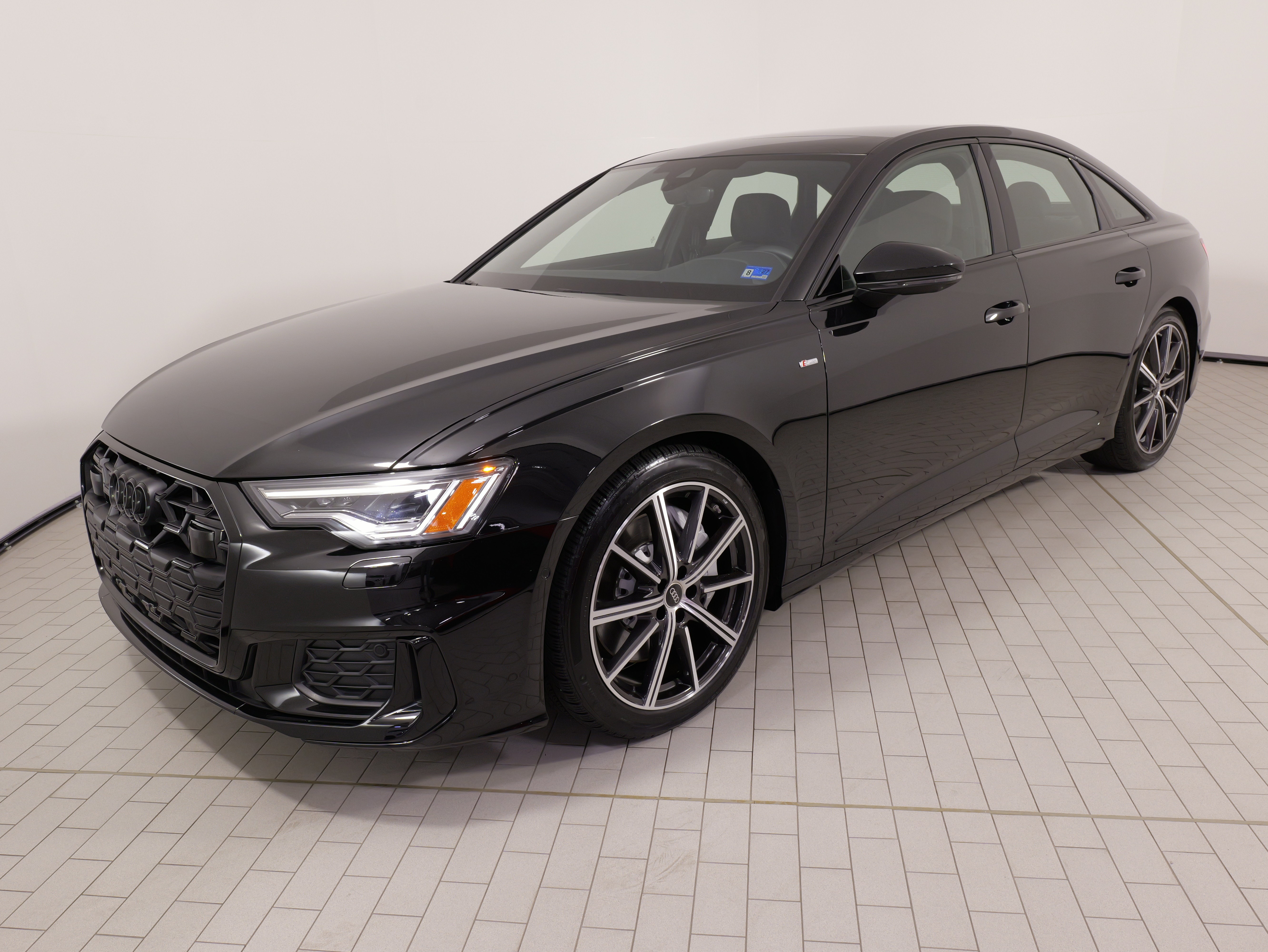 Used 2025 Audi A6 Premium Plus w/ Premium Plus Package AWD/4WD image 4