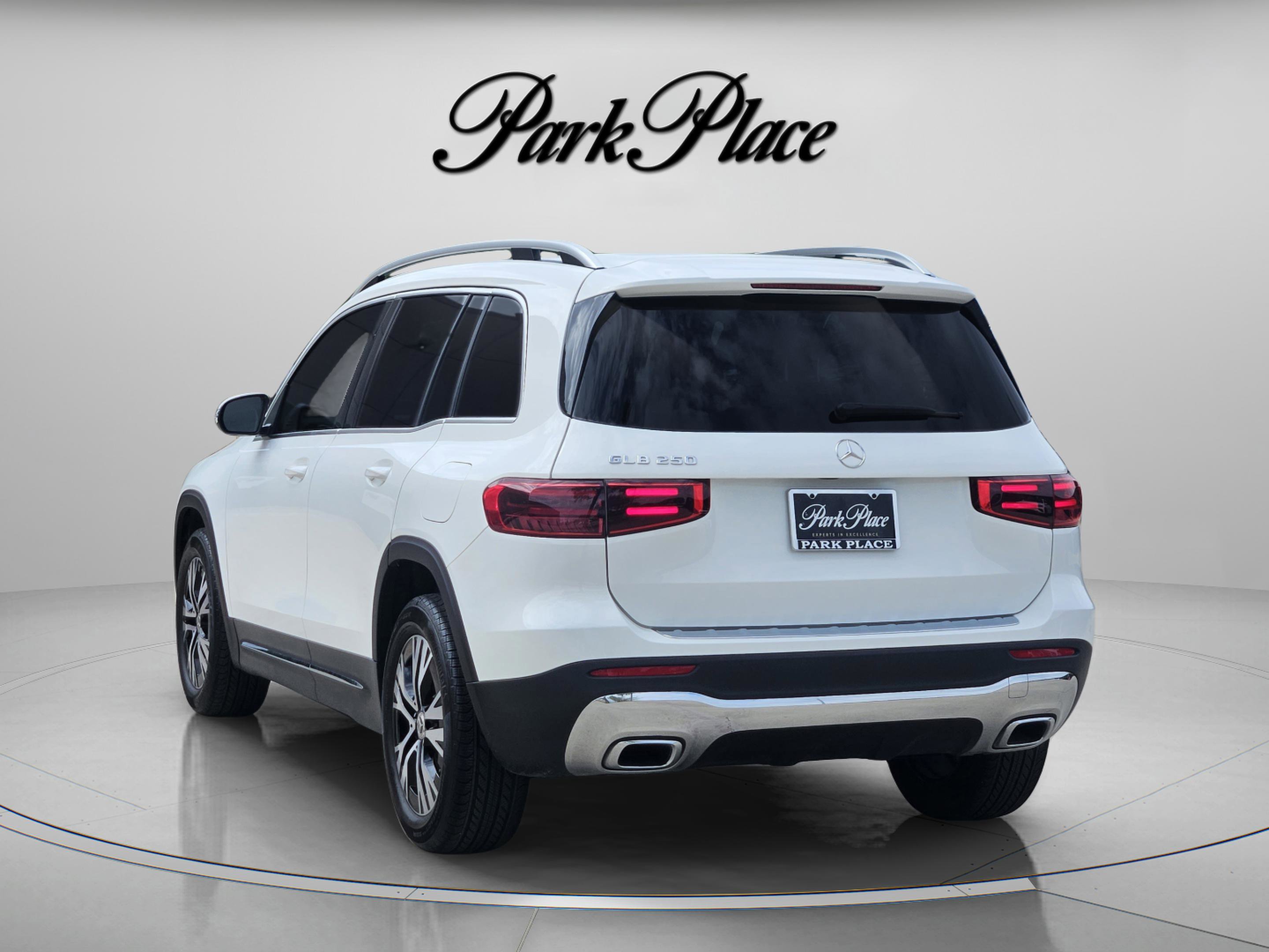 Certified 2026 Mercedes-Benz GLB 250 image 4