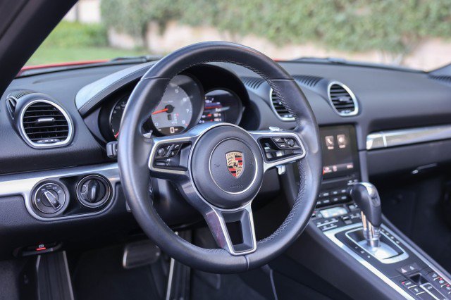 Used 2019 Porsche 718 Boxster S RWD image 17