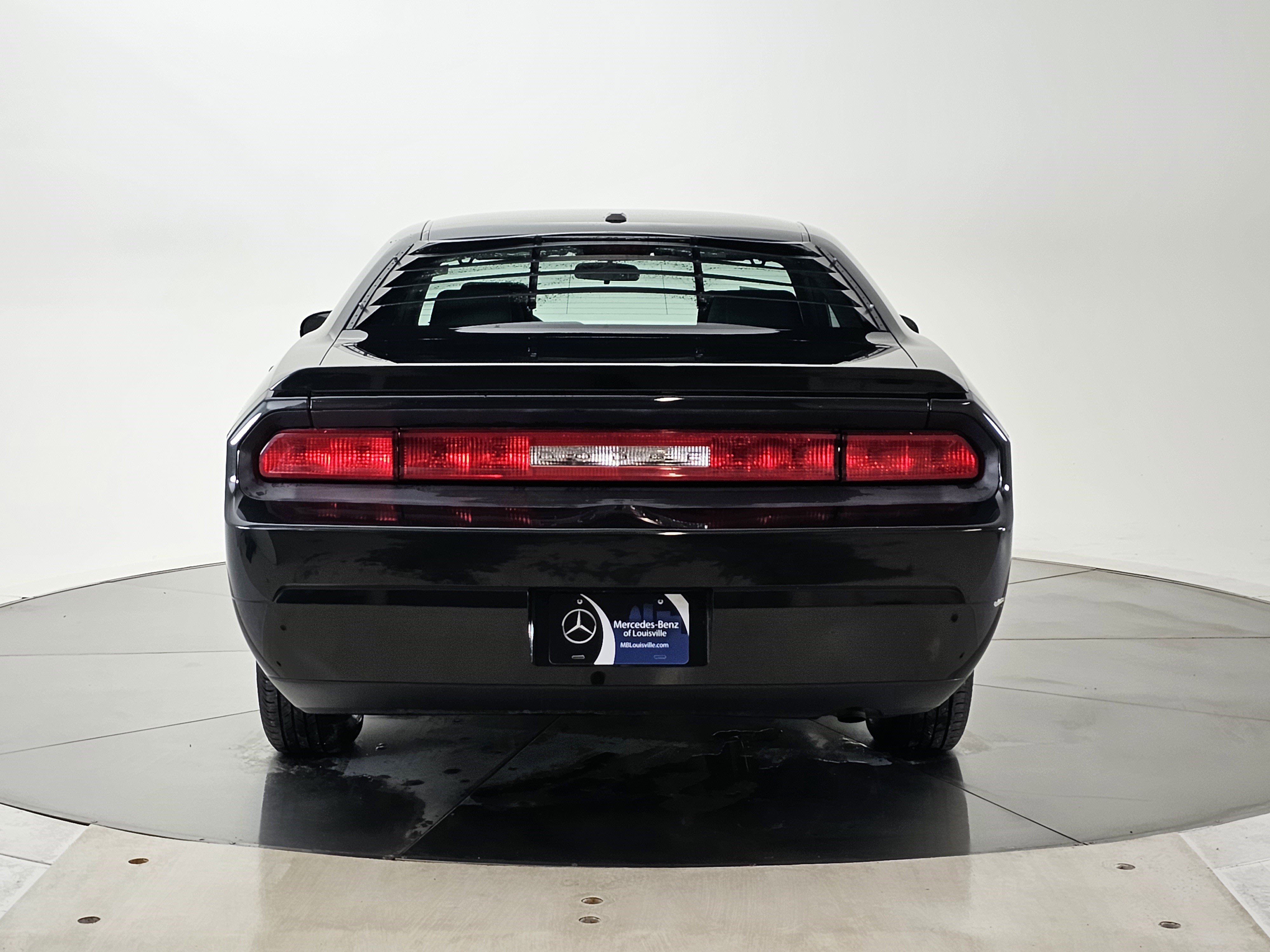 Used 2010 Dodge Challenger SE image 4