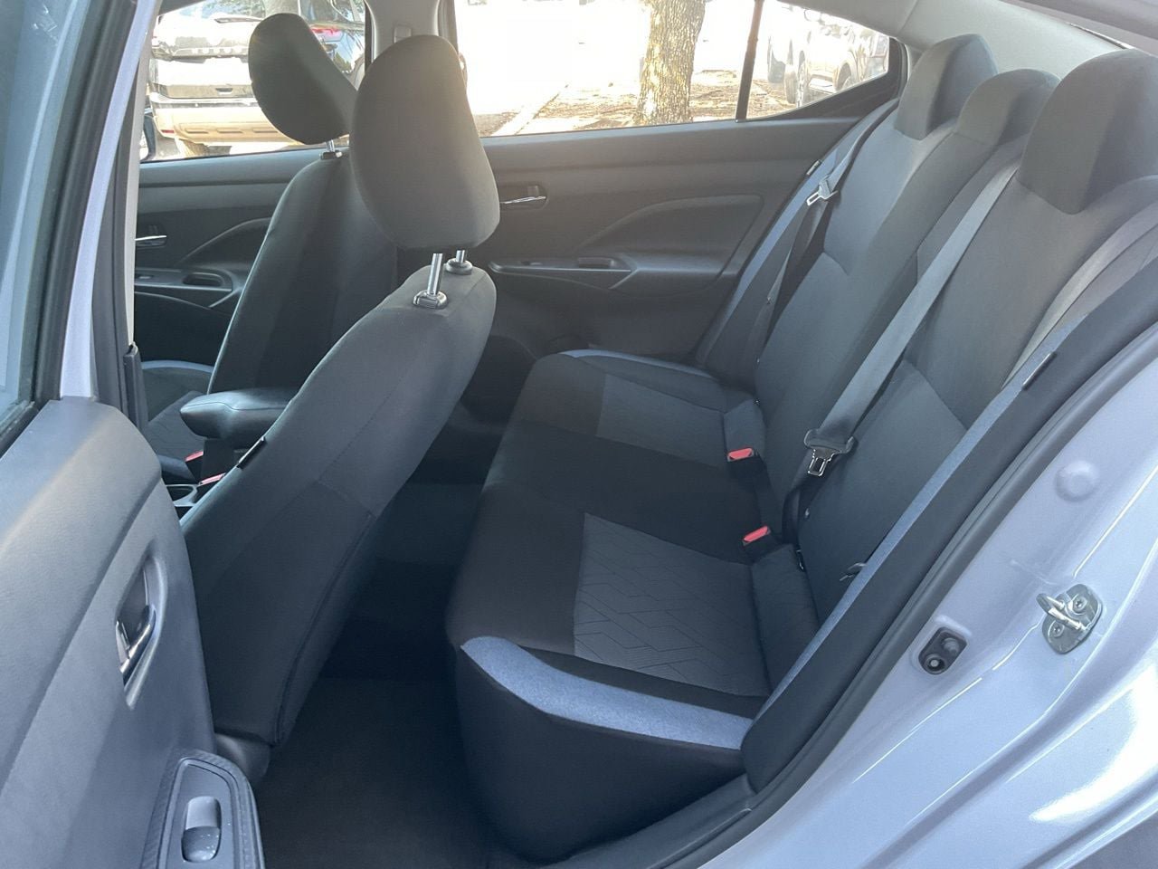 Used 2025 Nissan Versa SV FWD image 10