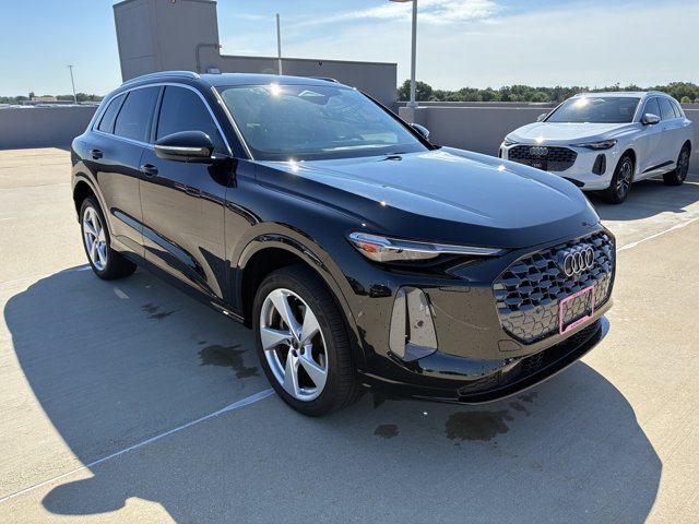 Used 2025 Audi Q5 Premium w/ Premium Plus AWD/4WD image 3