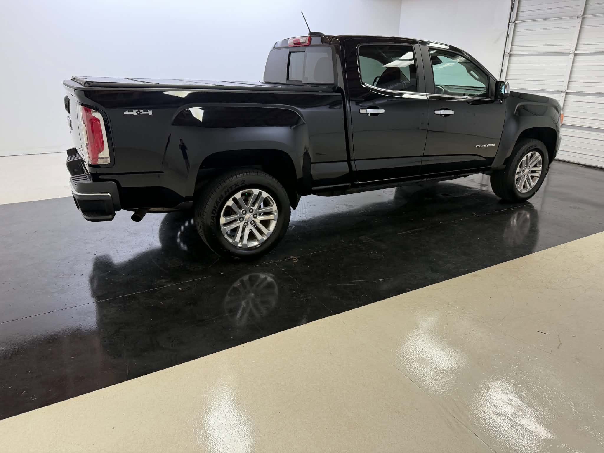 Used 2015 GMC Canyon SLT w/ Driver Alert Package AWD/4WD image 19