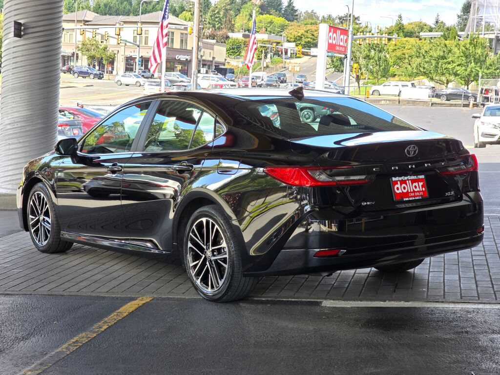 Used 2025 Toyota Camry XLE FWD image 7