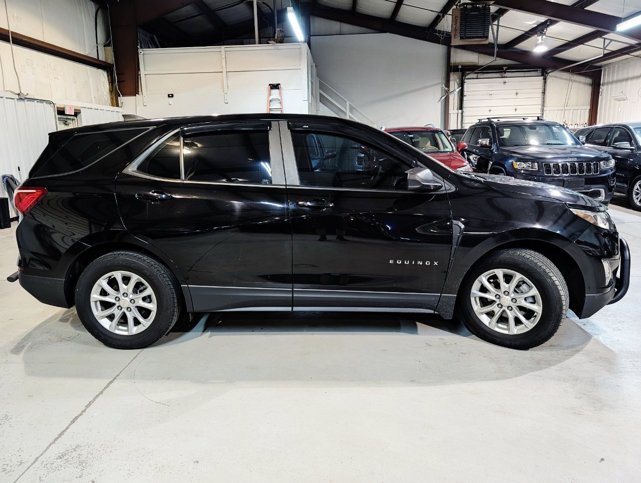 Used 2020 Chevrolet Equinox LS image 9