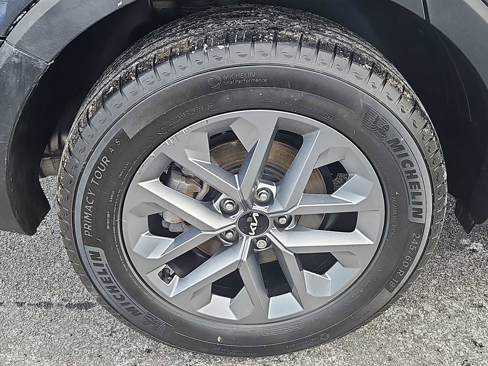 Certified 2024 Kia Telluride LX image 8