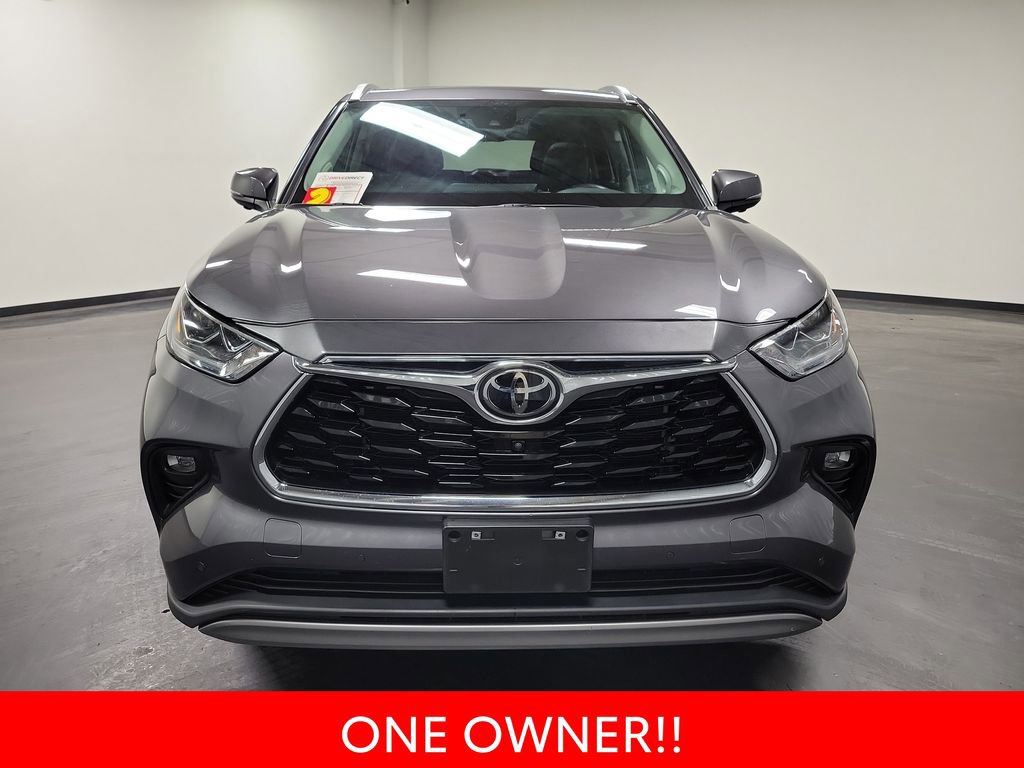 Used 2023 Toyota Highlander Platinum image 3