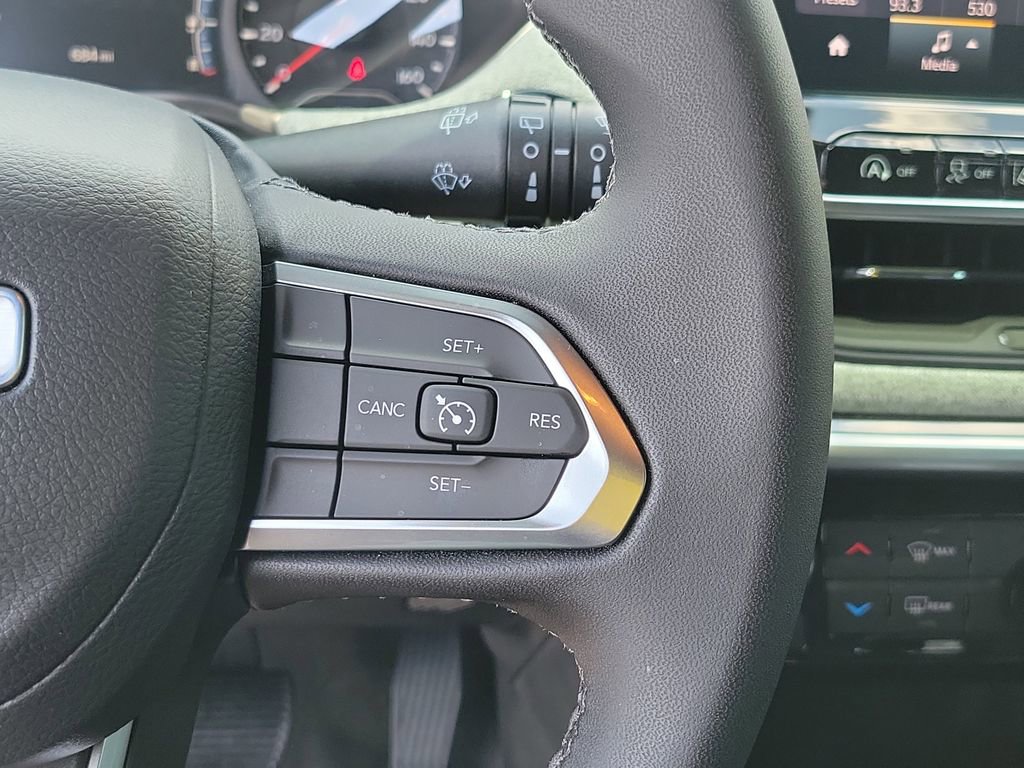 Used 2024 Jeep Compass Latitude AWD/4WD image 22
