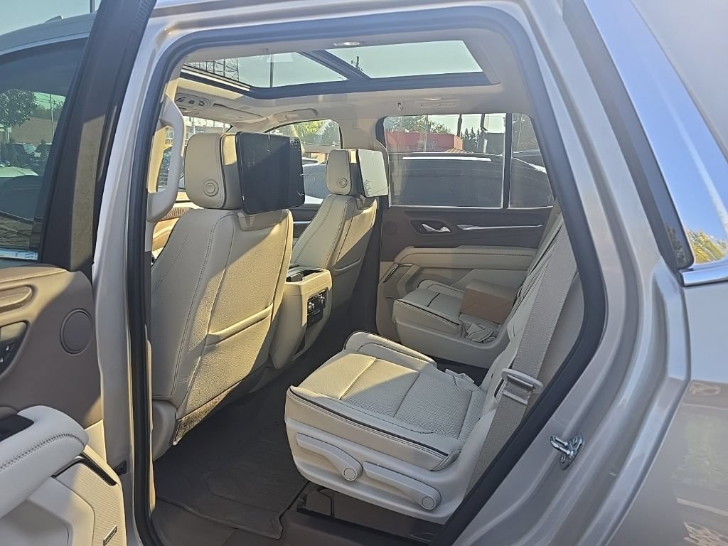 Used 2023 GMC Yukon Denali w/ Denali Reserve Package AWD/4WD image 5
