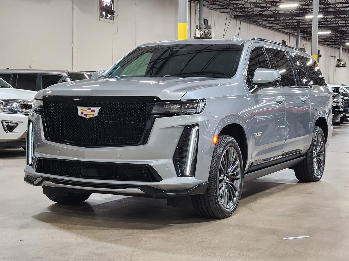 Used 2023 Cadillac Escalade ESV V image 4