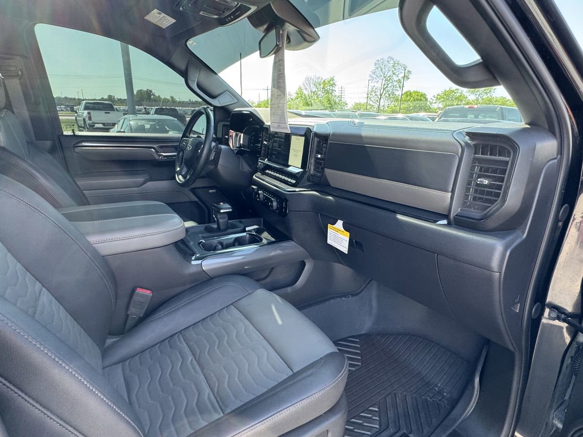 Used 2024 Chevrolet Silverado 1500 ZR2 w/ ZR2 Bison Edition AWD/4WD image 9