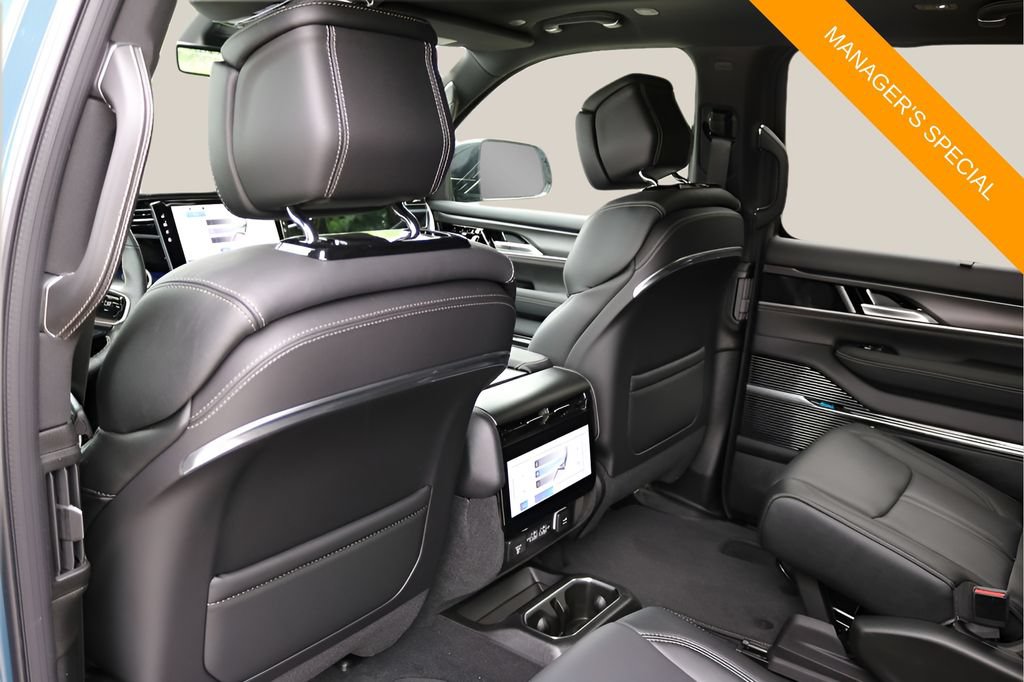 New 2026 Jeep Grand Wagoneer Summit w/ Premium Group III AWD/4WD image 16