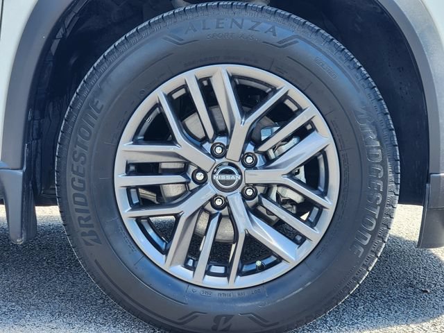 Used 2024 Nissan Rogue S FWD image 10