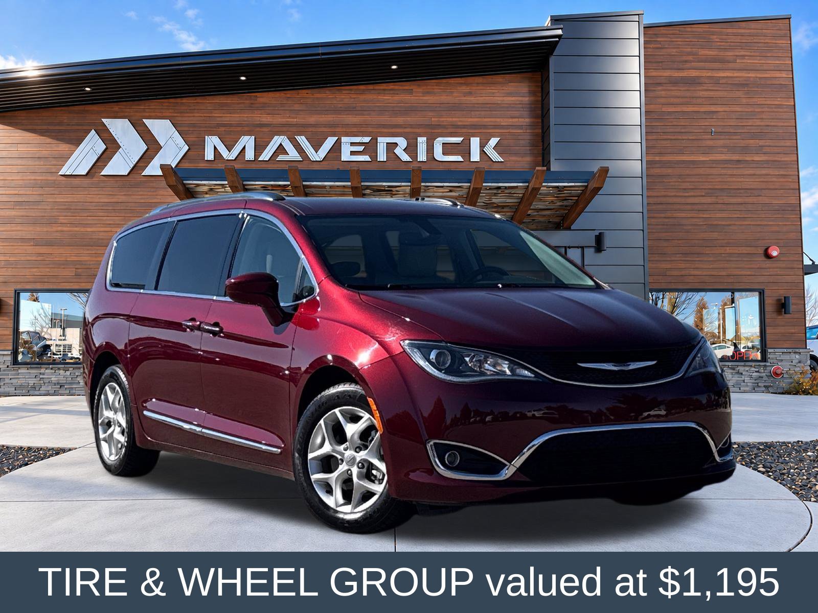 Used 2020 Chrysler Pacifica Touring-L Plus w/ Tire & Wheel Group FWD image 1