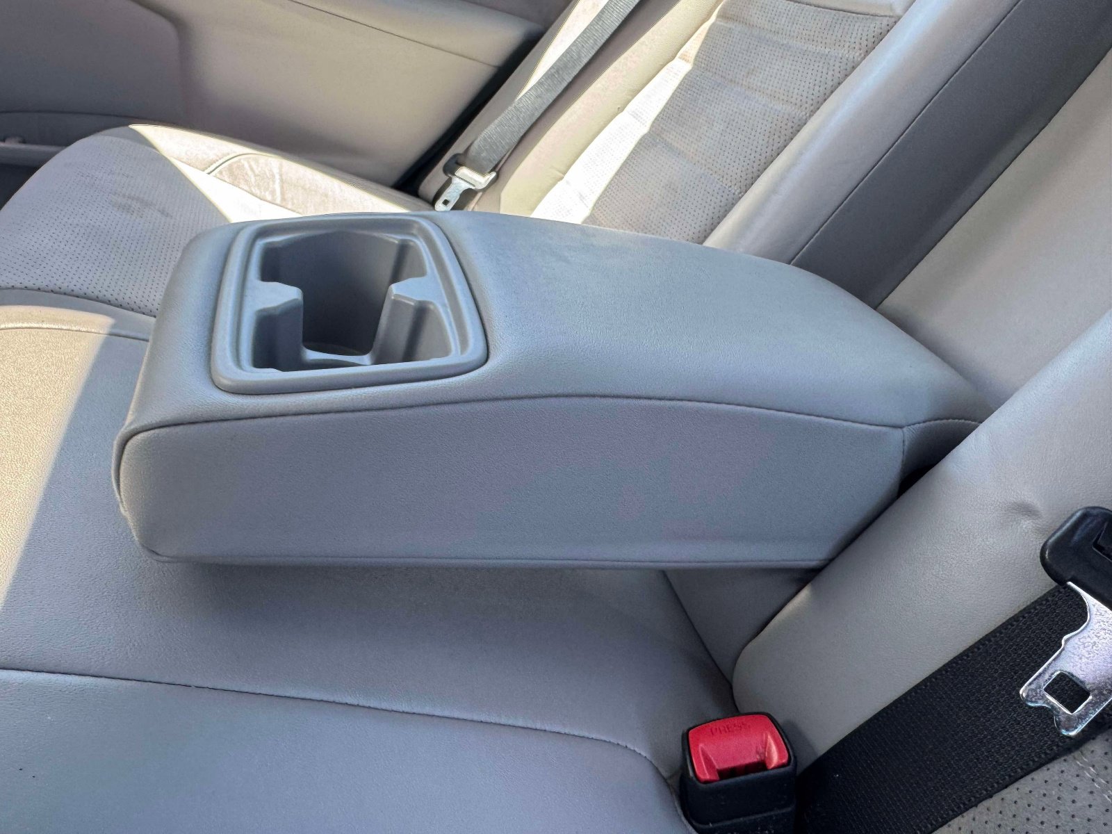 Used 2017 Toyota Camry XSE FWD image 19