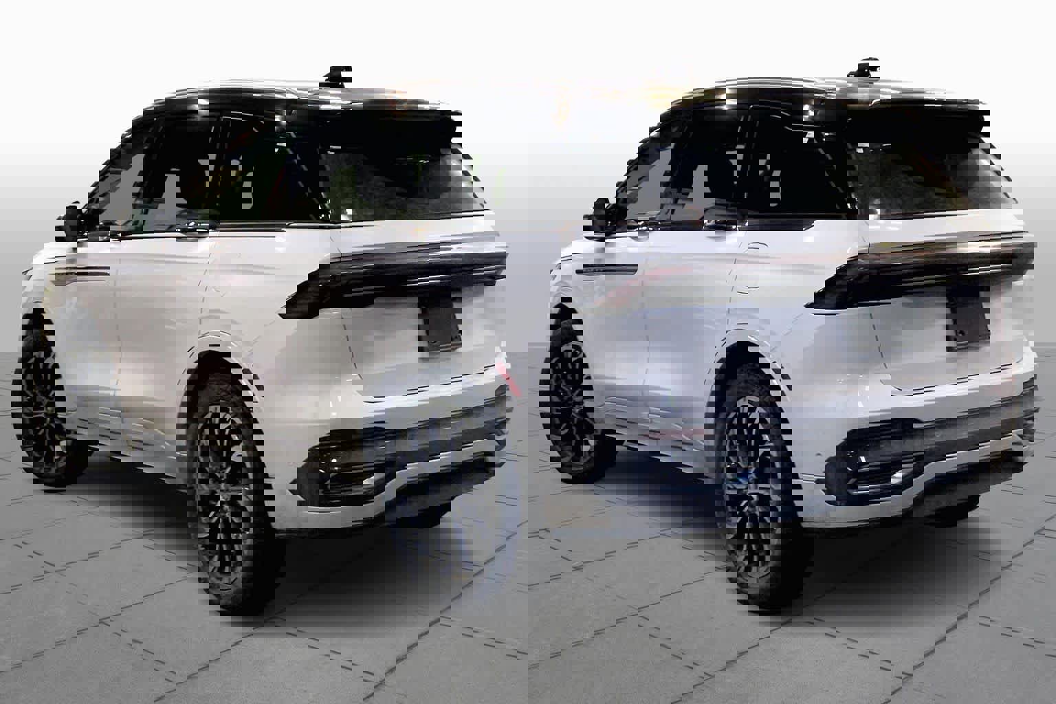 Used 2024 Lincoln Nautilus Reserve w/ Equipment Group 203A image 12